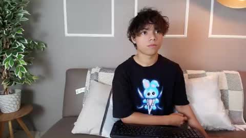 Snapshot of honeymoon_sariel chatting on 06.28.26 honeymoon_sariel online show from 06.28.26