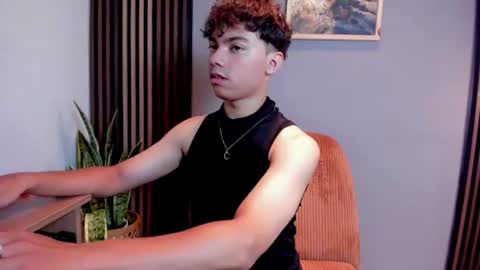 Snapshot of honeymoon_sariel chatting on 07.27.26 honeymoon_sariel online show from 07.27.26
