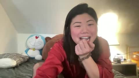 Snapshot of honeysunshineneko chatting on 02.12.26 HoneySunshineNeko online show from 02.12.26