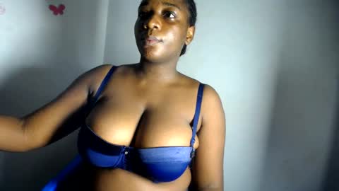 Snapshot of honeyy_sophia chatting on 07.11.26 sophia online show from 07.11.26