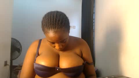Snapshot of honeyy_sophia chatting on 07.25.26 sophia online show from 07.25.26