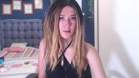 Snapshot of honeyy_sweett chatting on 05.25.26 honeyy_sweett online show from 05.25.26