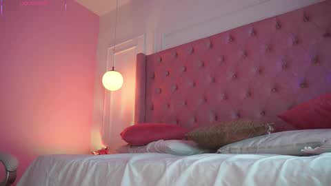 Honey Moon  Help me to reach 100 thumbs up online show from 04.05.26