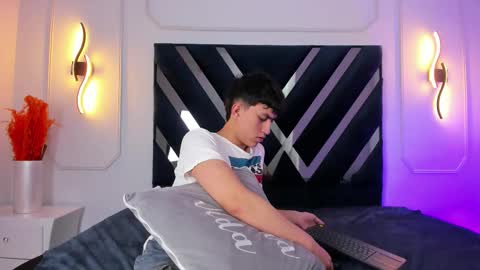 hoot_booys_ online show from 02.26.26