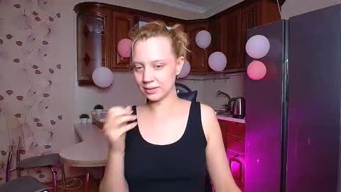 Snapshot of hope_happyyy chatting on 09.14.25 hope happyyy online show from 09.14.25