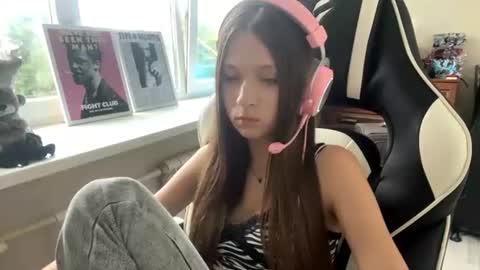 Snapshot of hopegregoria chatting on 07.26.26 Evet online show from 07.26.26