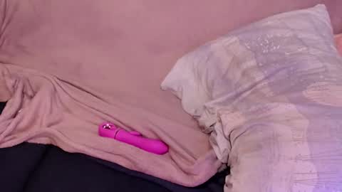 Snapshot of horndemonroxy chatting on 01.27.25 Roxy online show from 01.27.25