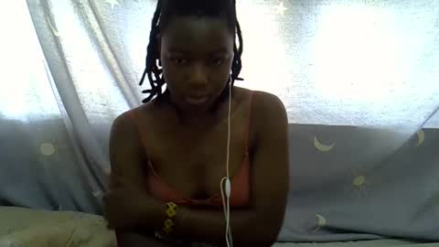 Snapshot of horny_baddie18 chatting on 02.02.26 Leila online show from 02.02.26