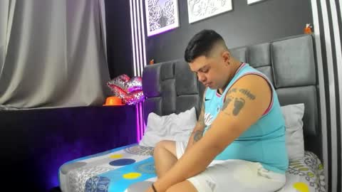 Snapshot of horny_couplefire chatting on 10.14.25 horny_couplefire online show from 10.14.25