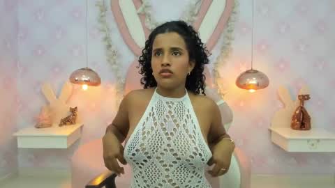 Snapshot of horny_curlss chatting on 05.19.26 Horny Curls online show from 05.19.26