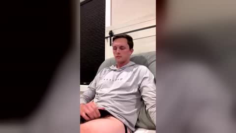 Snapshot of horny_dad_33 chatting on 07.03.26 horny_dad_33 online show from 07.03.26