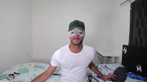 BoyHornyDirty online show from 11.29.25