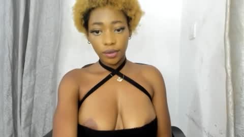 Snapshot of horny_ebonygirl chatting on 09.14.25 Horny ebonygirl online show from 09.14.25