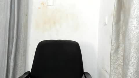 Snapshot of horny_ebonygirl chatting on 09.17.25 Horny ebonygirl online show from 09.17.25