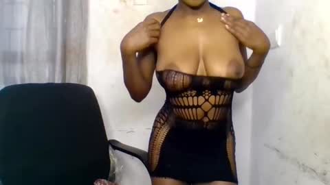 Snapshot of horny_ebonygirl chatting on 10.19.25 Horny ebonygirl online show from 10.19.25