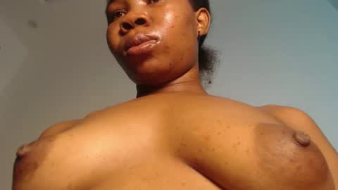 Snapshot of horny_iris chatting on 04.19.26 Iris online show from 04.19.26