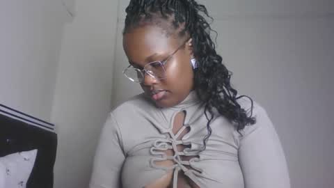 Snapshot of horny_sexxy_babe chatting on 04.26.26 Lucy online show from 04.26.26