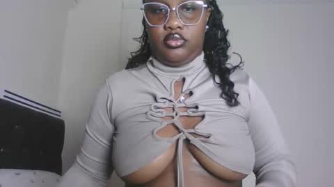 Snapshot of horny_sexxy_babe chatting on 05.01.26 Lucy online show from 05.01.26