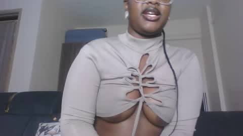 Snapshot of horny_sexxy_babe chatting on 05.21.26 Lucy online show from 05.21.26