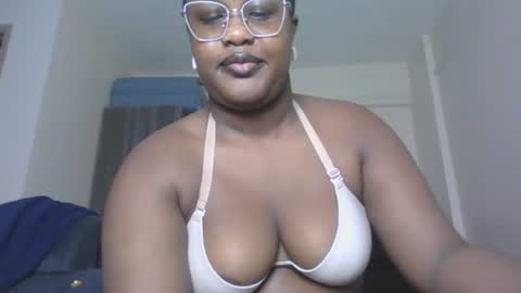 Snapshot of horny_sexxy_babe chatting on 08.01.26 Lucy online show from 08.01.26