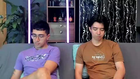 Snapshot of horny_twinks_guys chatting on 06.01.26 Alex and Camilo online show from 06.01.26