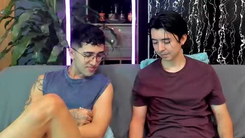 Snapshot of horny_twinks_guys chatting on 07.28.26 Alex and Camilo online show from 07.28.26