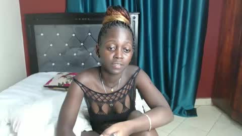 Snapshot of hornybella4 chatting on 12.22.24 Bella online show from 12.22.24