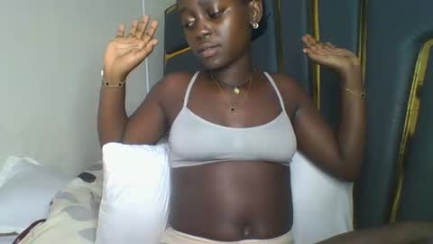 Bella online show from 11.13.25