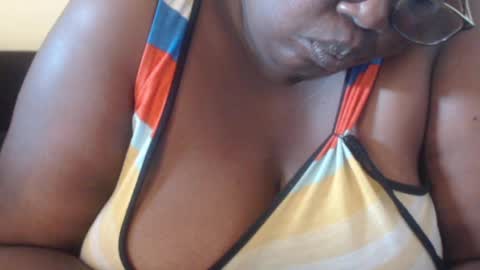 Snapshot of hornybigtitts chatting on 01.14.25 monica zain online show from 01.14.25