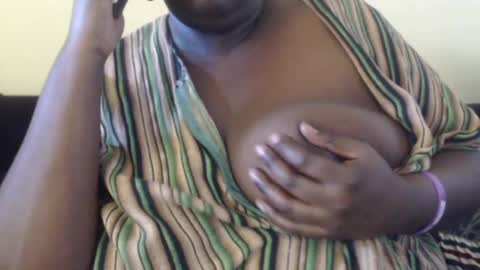 Snapshot of hornybigtitts chatting on 01.17.25 monica zain online show from 01.17.25