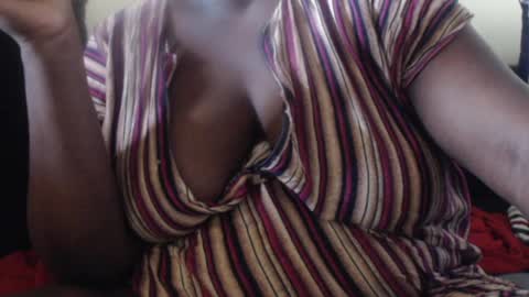 Snapshot of hornybigtitts chatting on 02.25.25 monica zain online show from 02.25.25