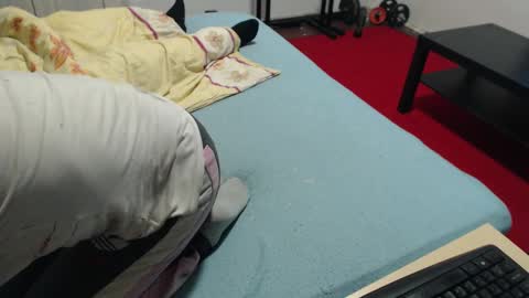 Snapshot of hornycouple21x chatting on 02.21.25 HornyCouple89 online show from 02.21.25