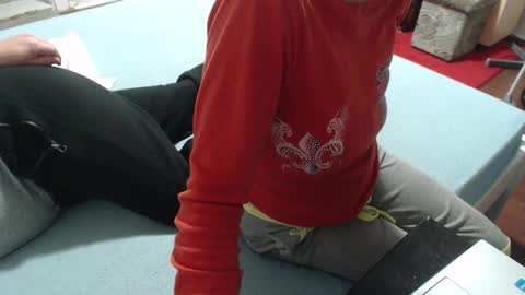 Snapshot of hornycouple21x chatting on 10.17.25 HornyCouple89 online show from 10.17.25