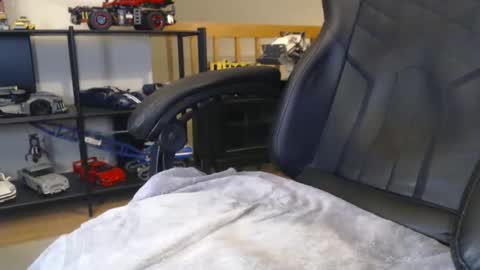 Snapshot of hornynthick70 chatting on 02.25.25 hornynthick70 online show from 02.25.25