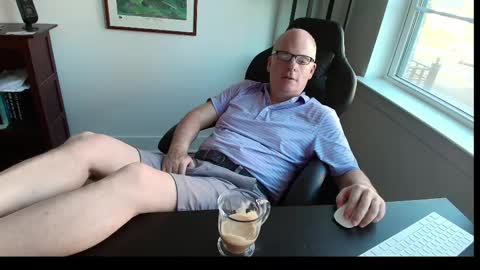 Snapshot of hornynthick70 chatting on 05.17.26 hornynthick70 online show from 05.17.26