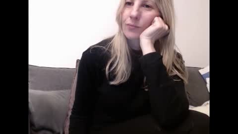 Snapshot of hornyssima chatting on 03.22.26 Hornyssima online show from 03.22.26