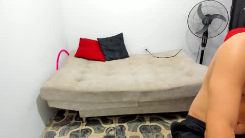 Snapshot of horrny_18_victoria chatting on 02.16.26 ronald and victoria online show from 02.16.26