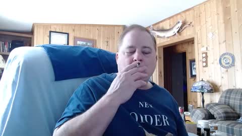 Snapshot of horsebigballs chatting on 02.10.25 horsebigballs online show from 02.10.25