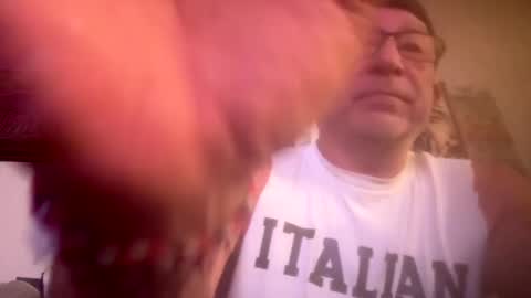 Snapshot of hoss43040 chatting on 09.15.25 hoss43040 online show from 09.15.25