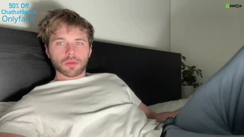 Snapshot of hot8pack01 chatting on 01.13.25 Edward aka Wolf online show from 01.13.25