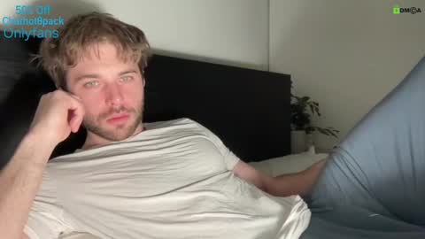 Snapshot of hot8pack01 chatting on 01.13.25 Edward aka Wolf online show from 01.13.25