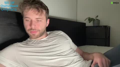 Snapshot of hot8pack01 chatting on 02.12.25 Edward aka Wolf online show from 02.12.25