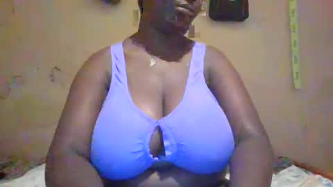 Snapshot of hot_alynn chatting on 09.17.25 ALLYN online show from 09.17.25