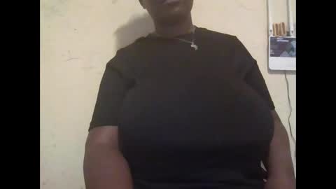 Snapshot of hot_alynn chatting on 09.25.25 ALLYN online show from 09.25.25