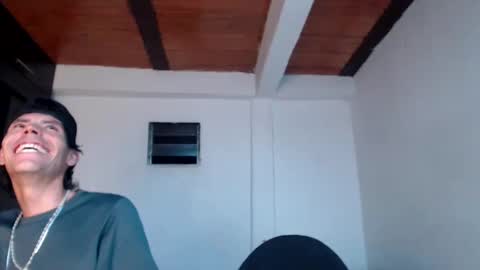 Snapshot of hot_angels___ chatting on 10.18.25 angels online show from 10.18.25