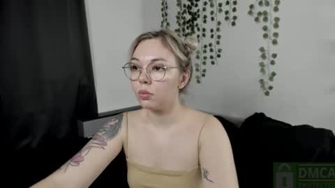 Snapshot of hot_babayaga chatting on 10.04.25   online show from 10.04.25