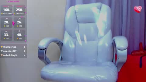 Snapshot of hot_beauty__ chatting on 01.31.25 VALENTINA online show from 01.31.25