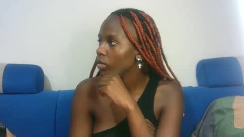 Snapshot of hot_berry2003 chatting on 02.01.25 Millie online show from 02.01.25