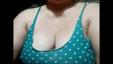 Snapshot of hot_boobs21 chatting on 12.14.24 hot_boobs21 online show from 12.14.24