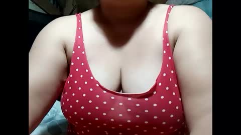 Snapshot of hot_boobs21 chatting on 02.11.25 hot_boobs21 online show from 02.11.25